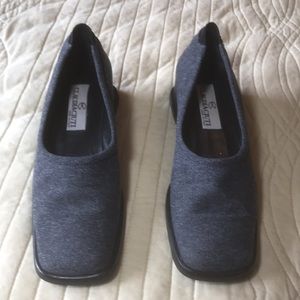 Claudia Ciuti Gray Fabric Square Toe Shoes  Size 71/2